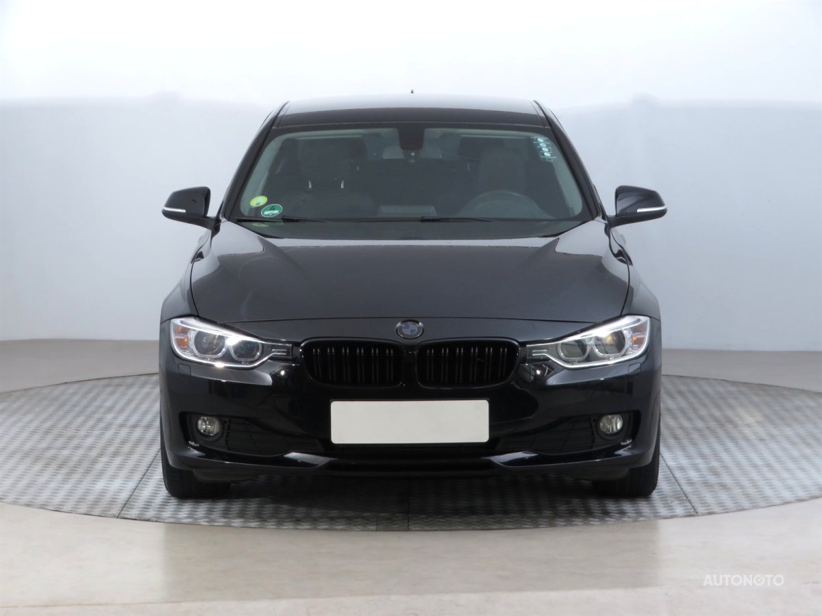 BMW Řada 3, 2013 - pohled č. 2