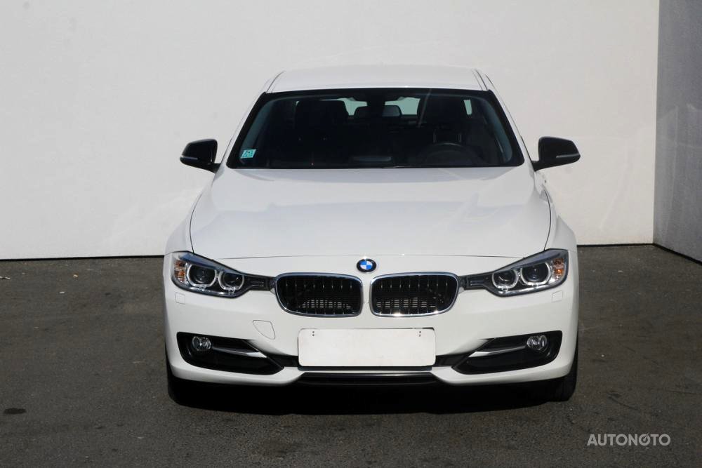 BMW Řada 3, 2013 - pohled č. 2