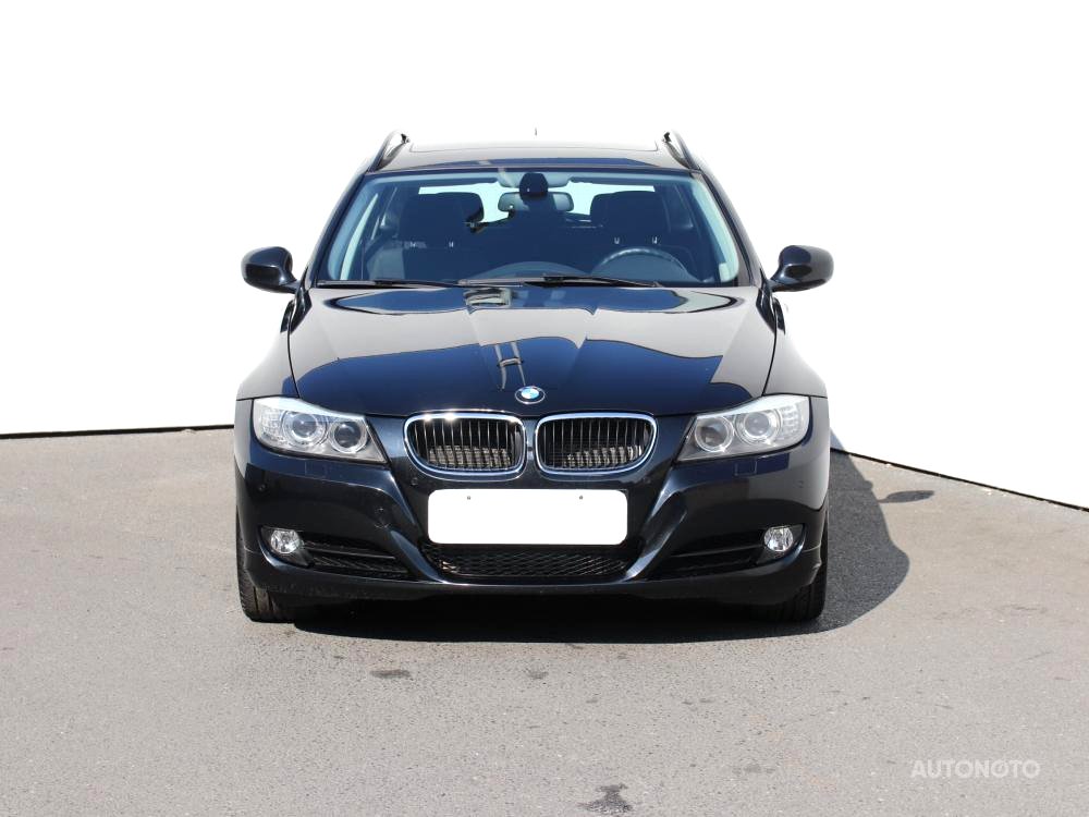 BMW Řada 3, 2009 - pohled č. 2