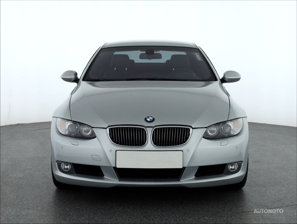 BMW Řada 3, 2009 - pohled č. 2