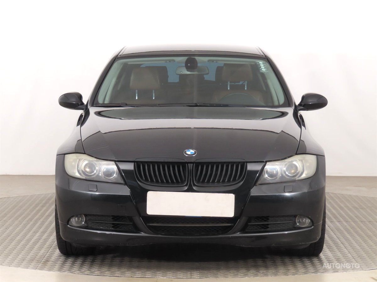 BMW Řada 3, 2008 - pohled č. 2