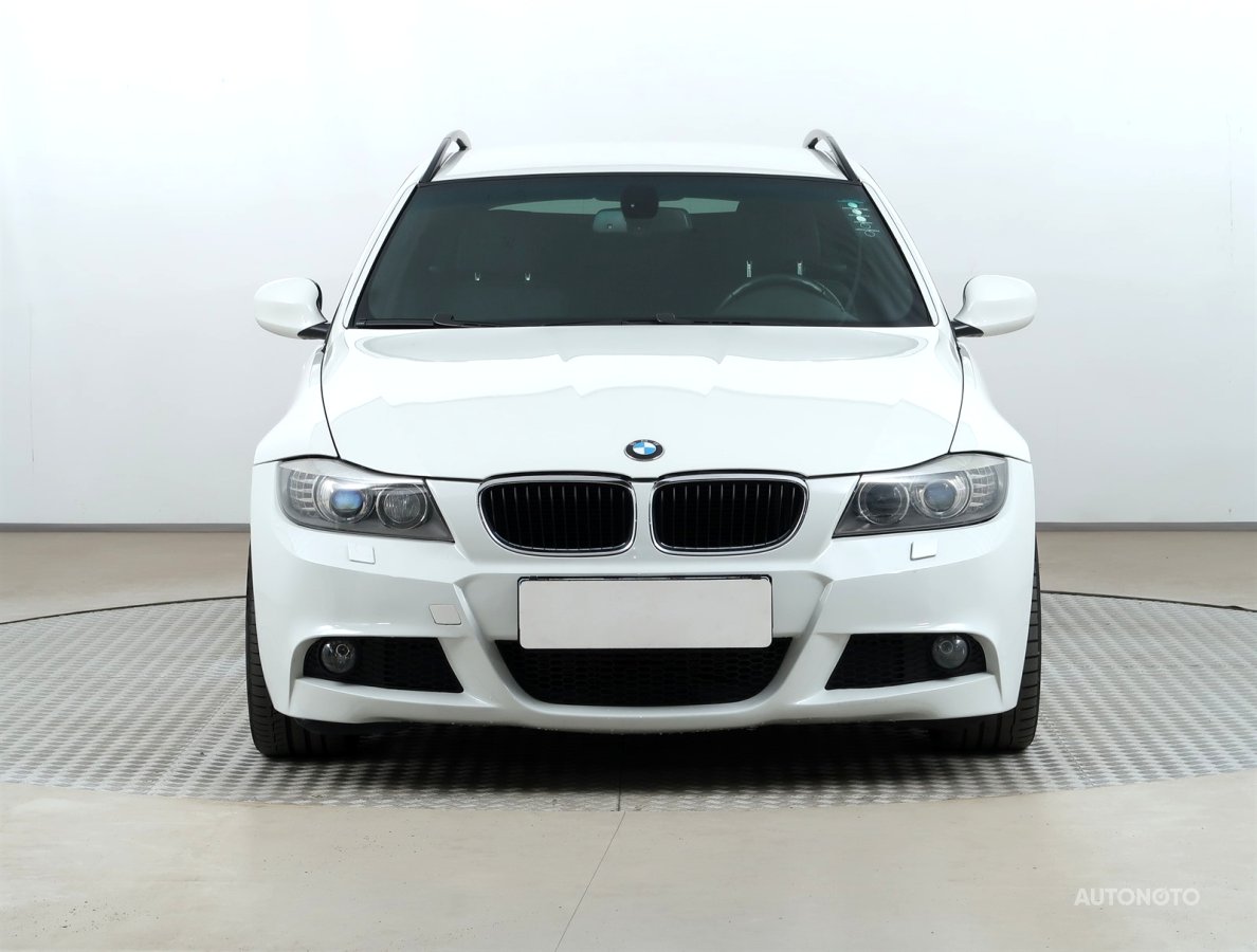 BMW Řada 3, 2009 - pohled č. 2