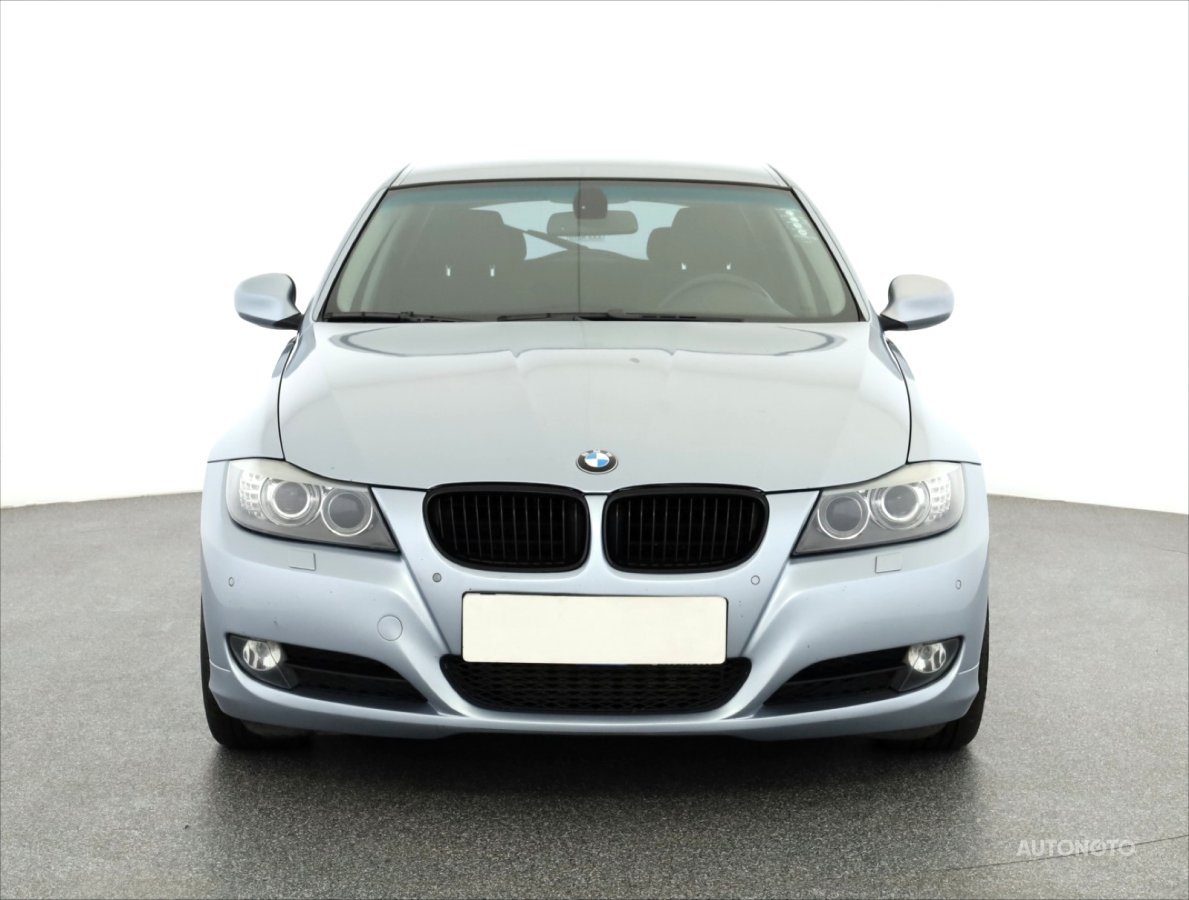 BMW Řada 3, 2008 - pohled č. 2