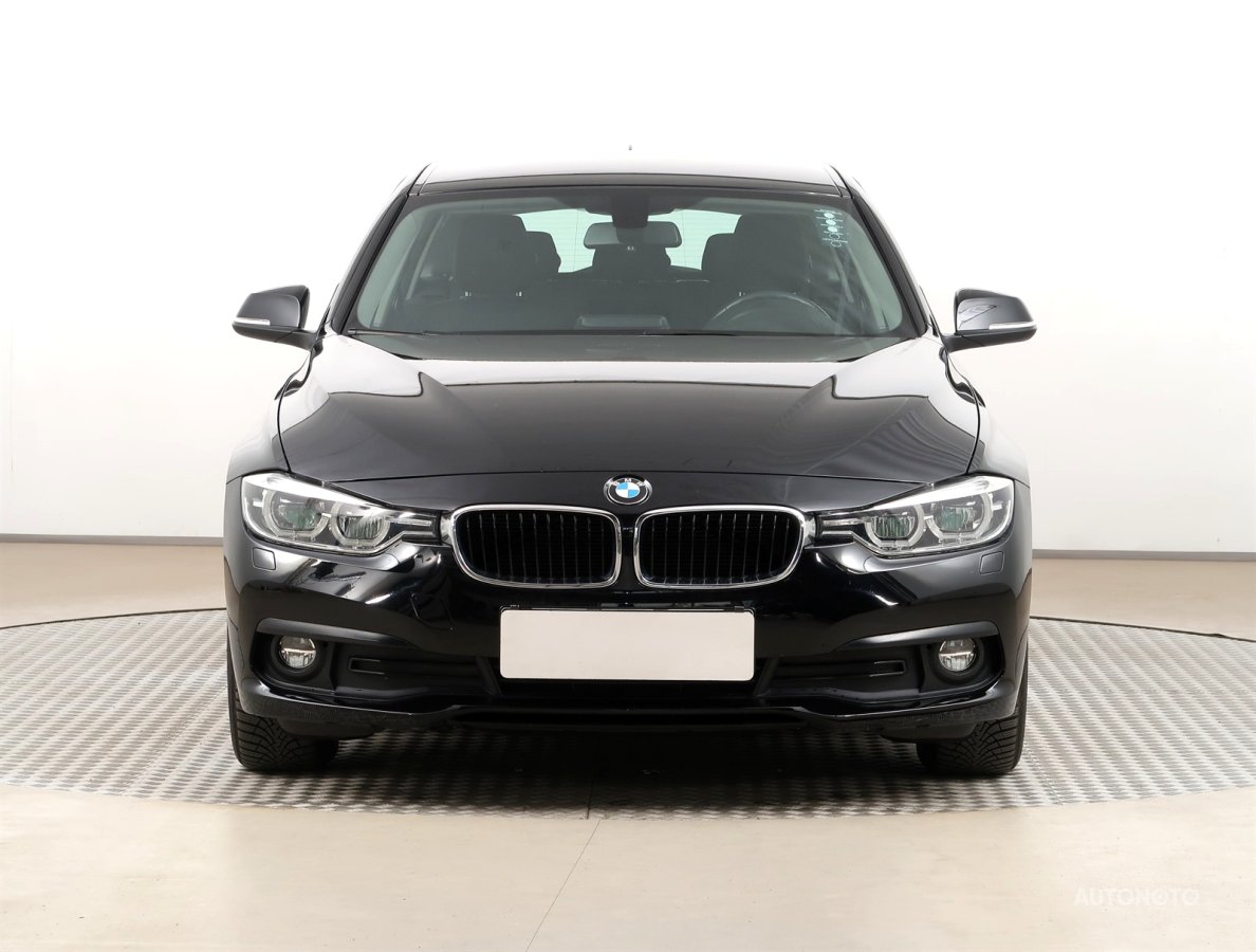 BMW Řada 3, 2018 - pohled č. 2