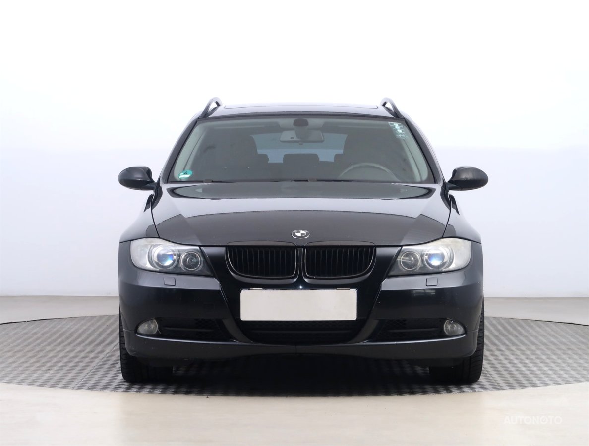 BMW Řada 3, 2007 - pohled č. 2