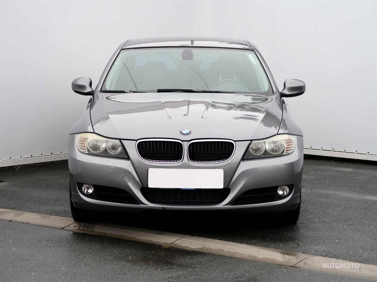 BMW Řada 3, 2009 - pohled č. 2