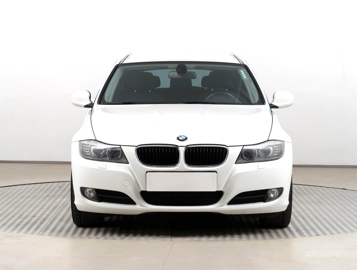 BMW Řada 3, 2012 - pohled č. 2