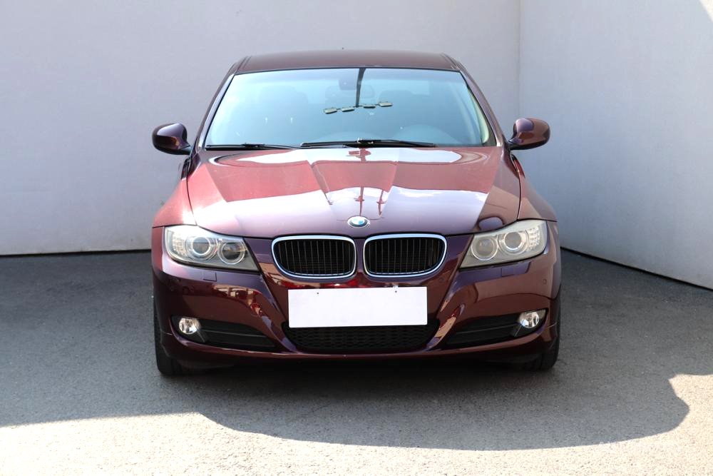 BMW Řada 3, 2010 - pohled č. 2