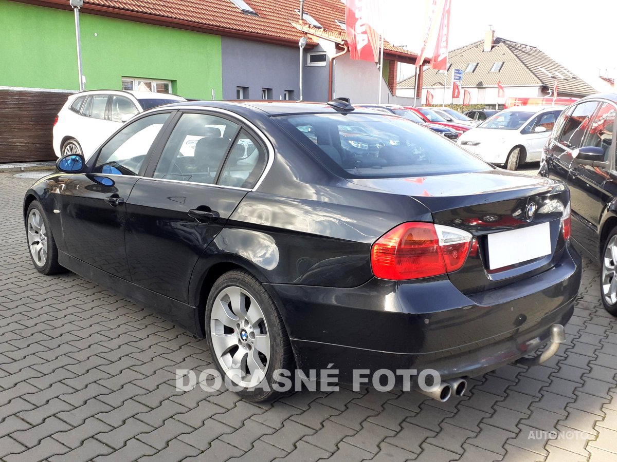 BMW Řada 3, 2006 - pohled č. 2