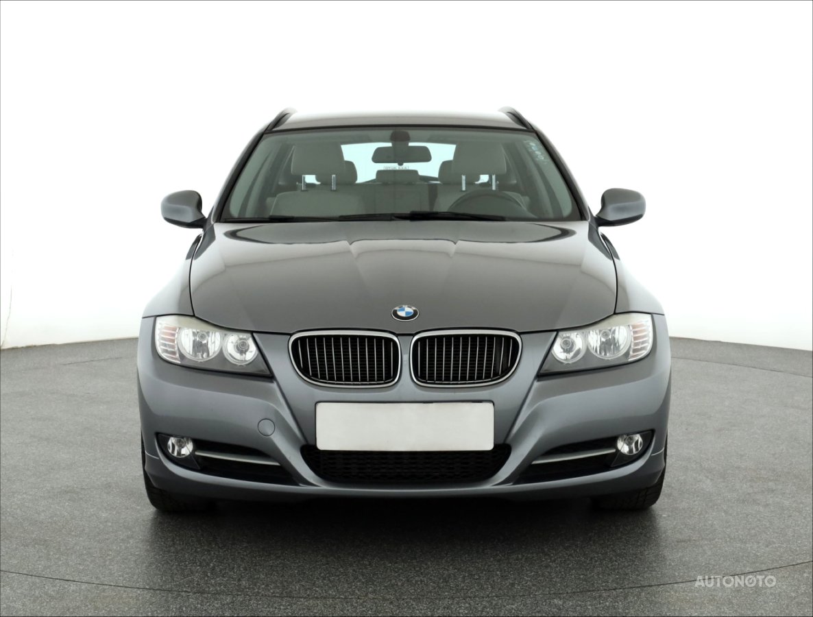 BMW Řada 3, 2010 - pohled č. 2