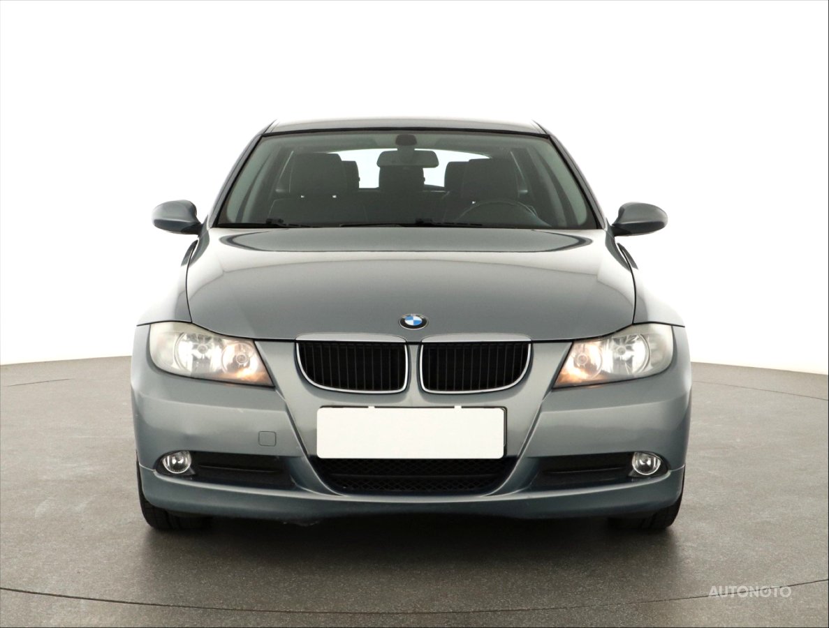 BMW Řada 3, 2008 - pohled č. 2