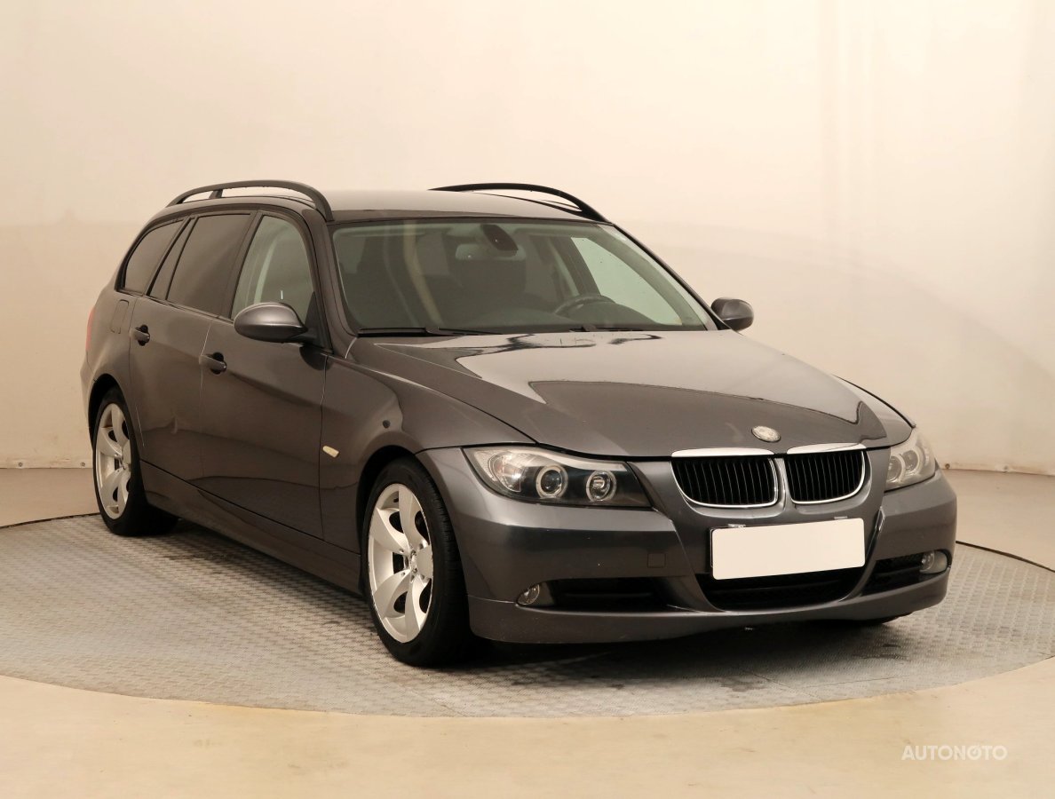BMW Řada 3, 2008 - pohled č. 1
