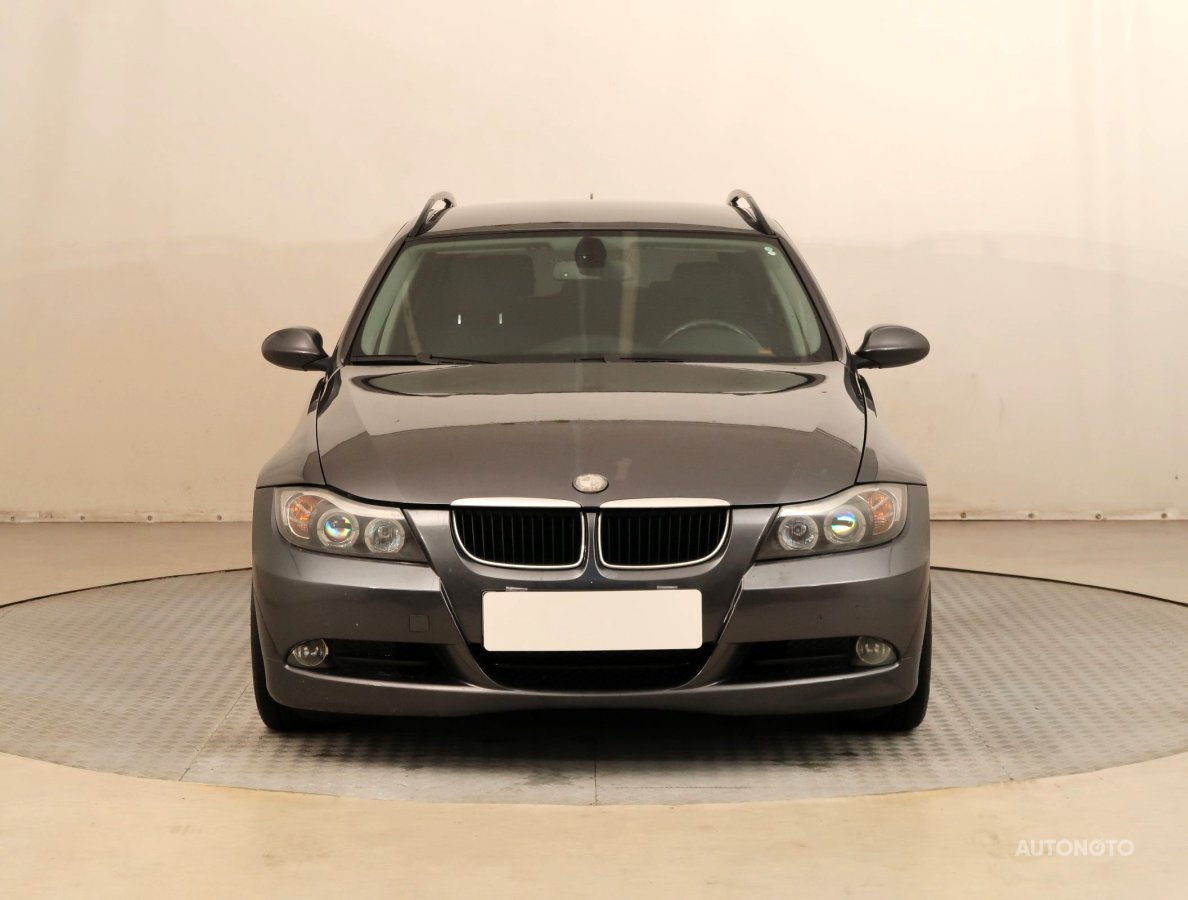 BMW Řada 3, 2008 - pohled č. 2