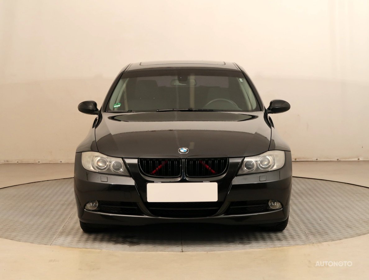 BMW Řada 3, 2006 - pohled č. 2