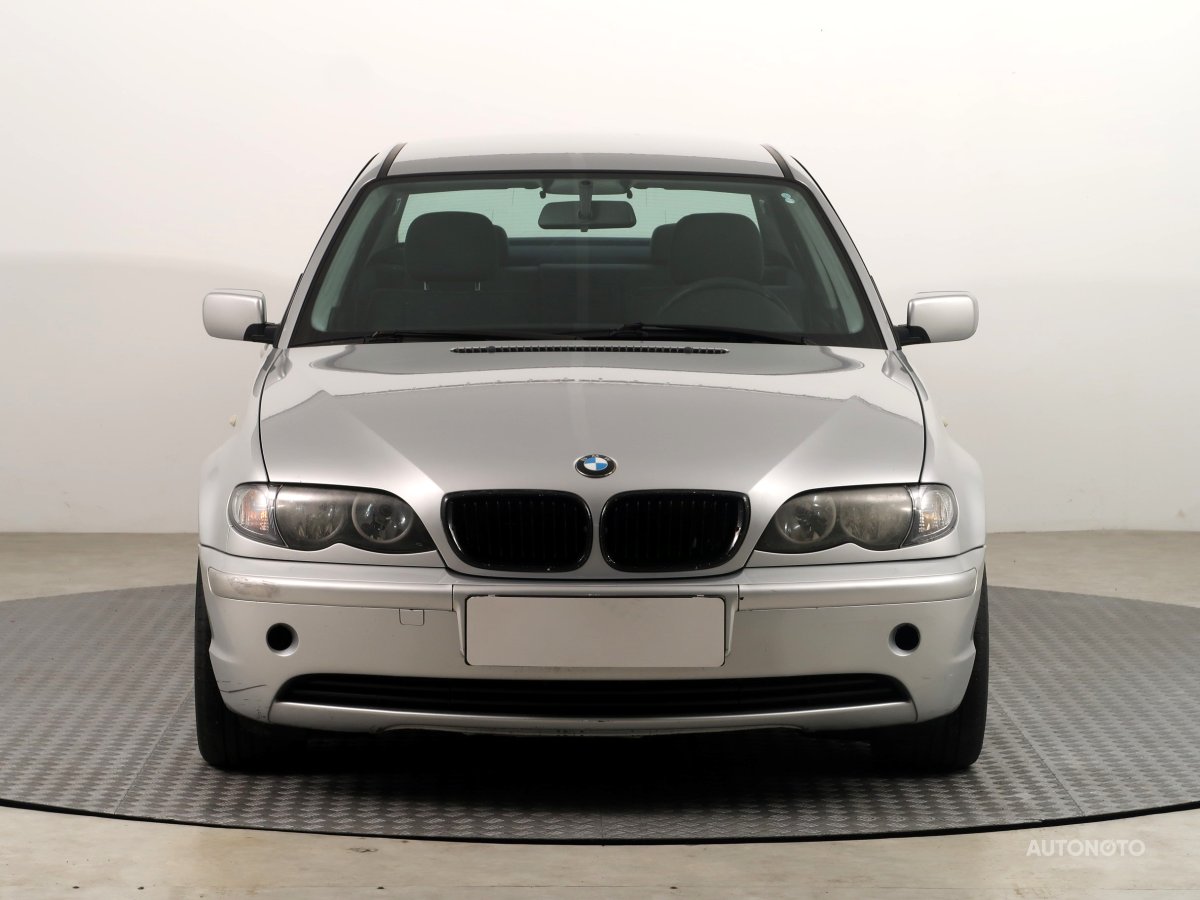 BMW Řada 3, 2002 - pohled č. 2