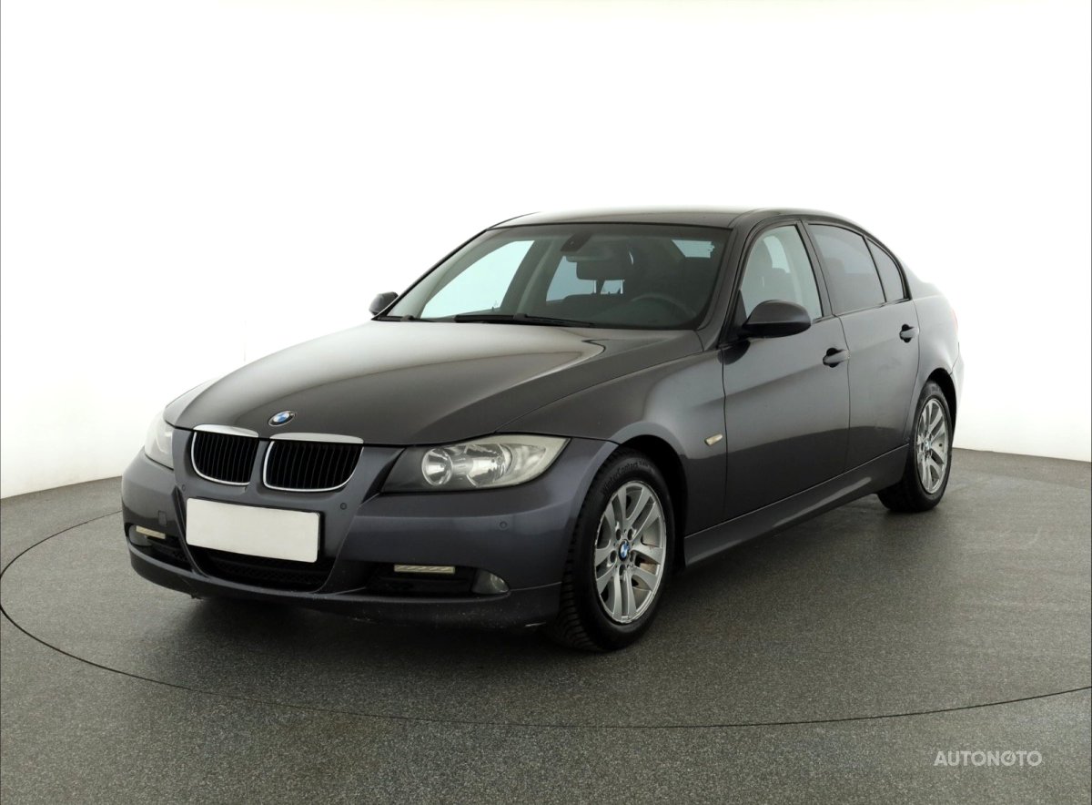 BMW Řada 3, 2008 - pohled č. 3