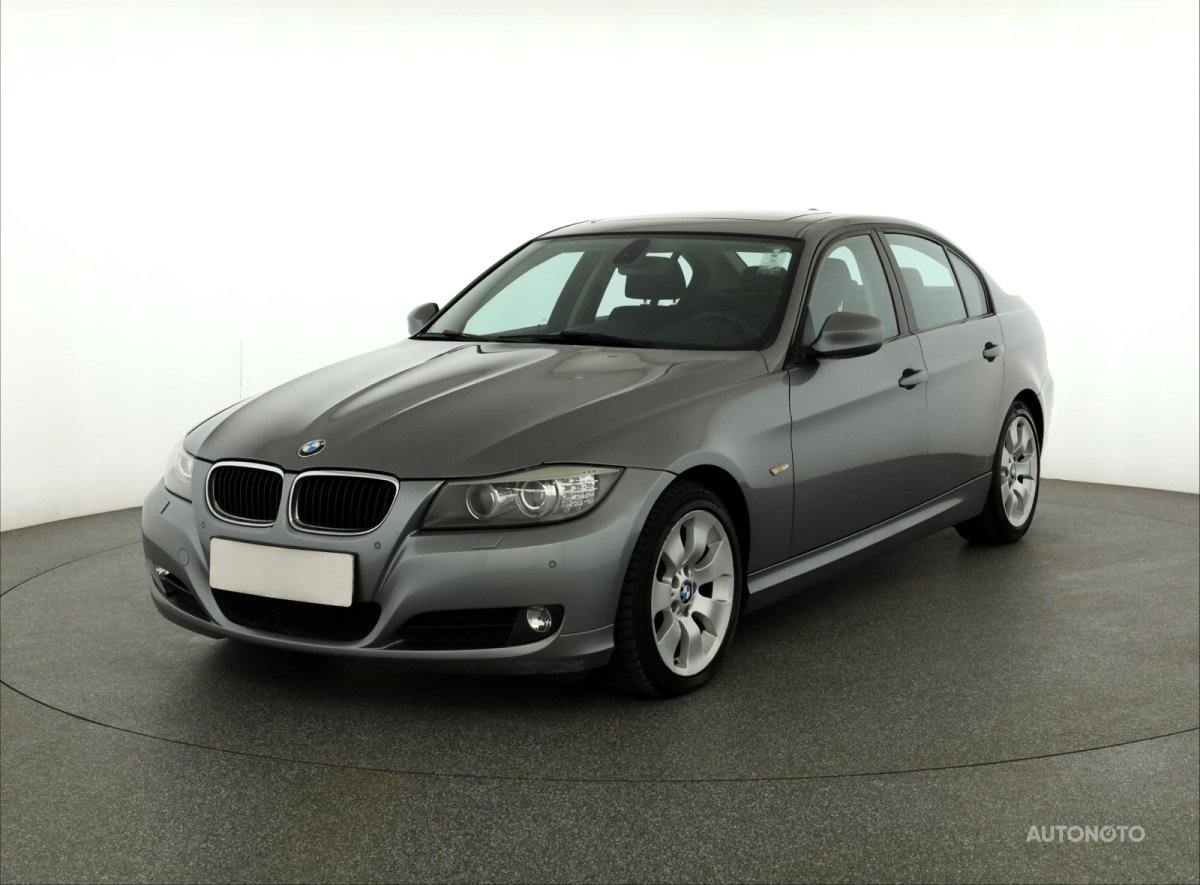 BMW Řada 3, 2010 - pohled č. 3