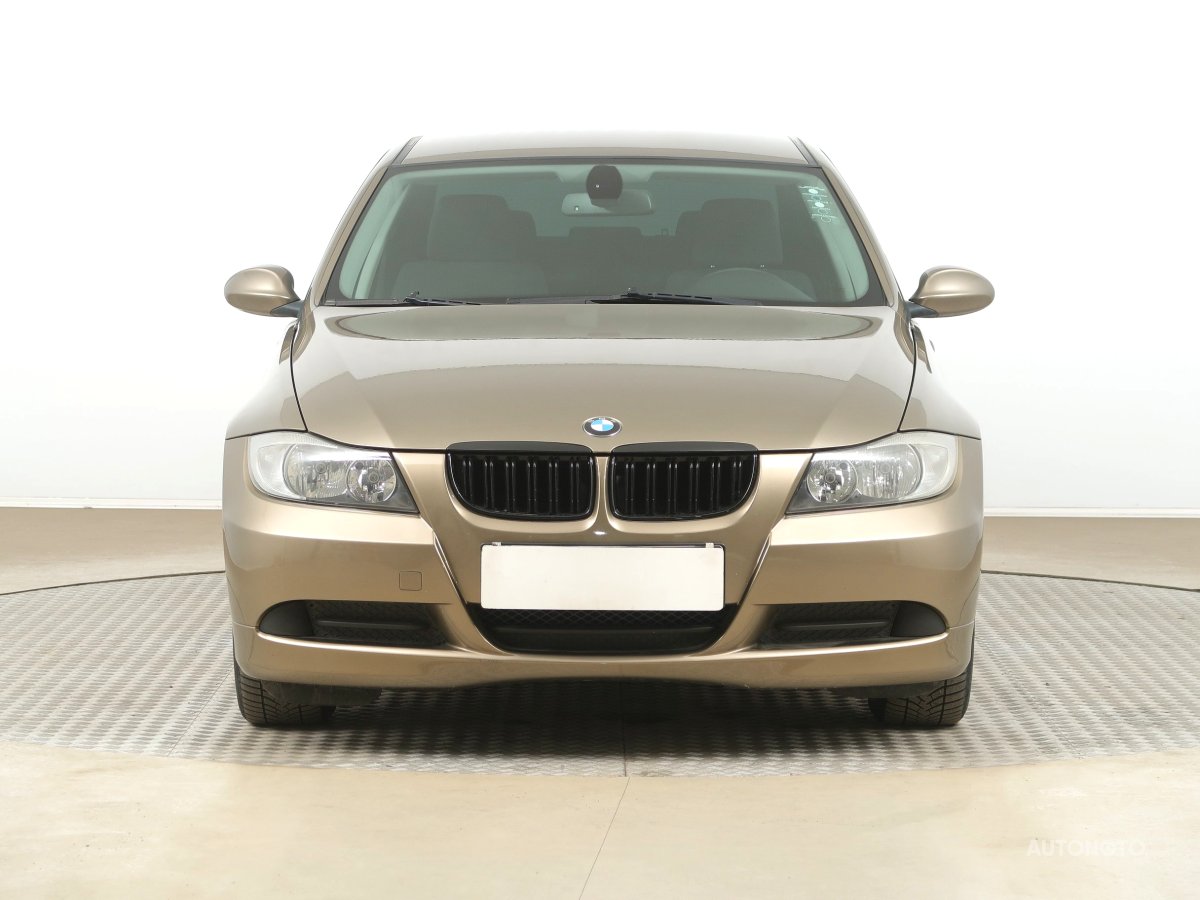 BMW Řada 3, 2007 - pohled č. 2