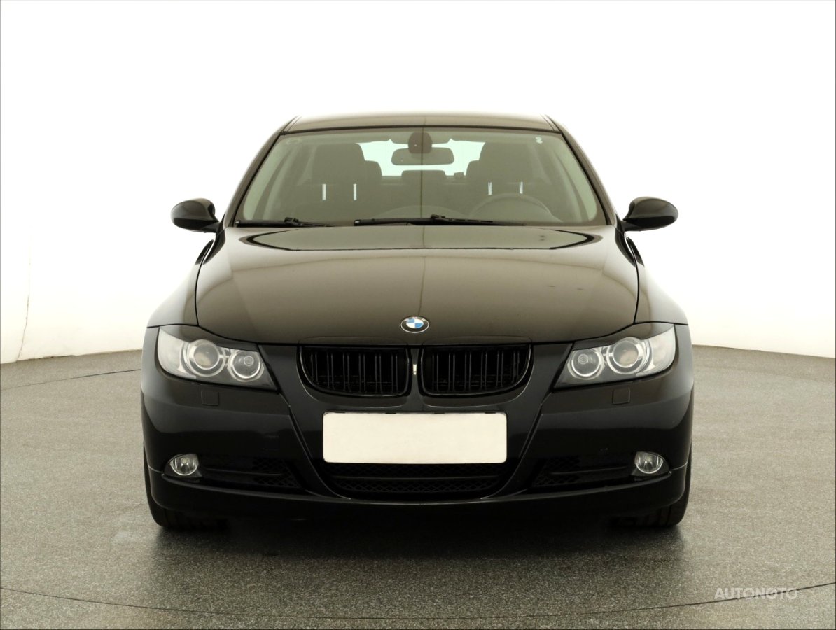 BMW Řada 3, 2006 - pohled č. 2