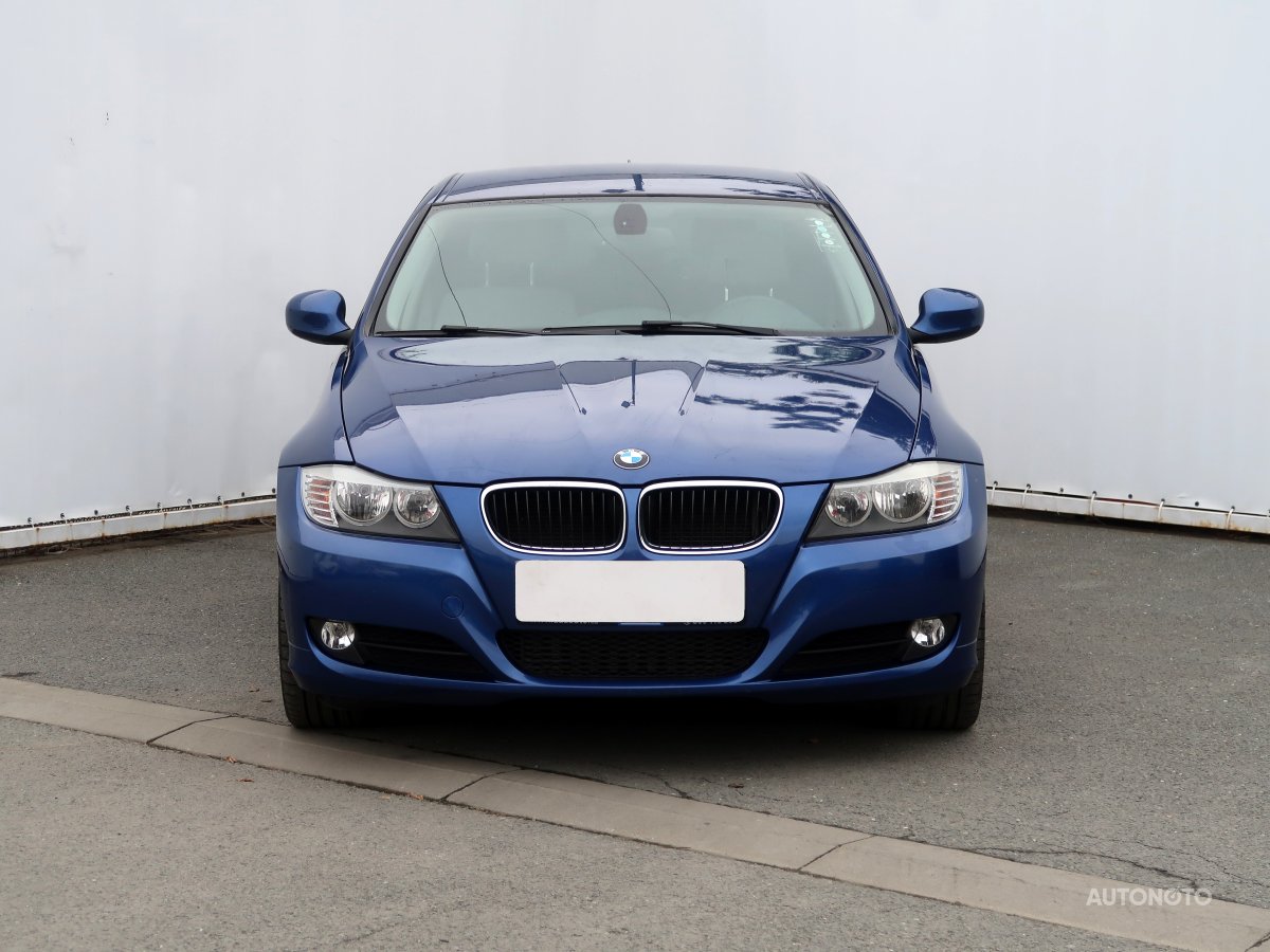 BMW Řada 3, 2010 - pohled č. 2