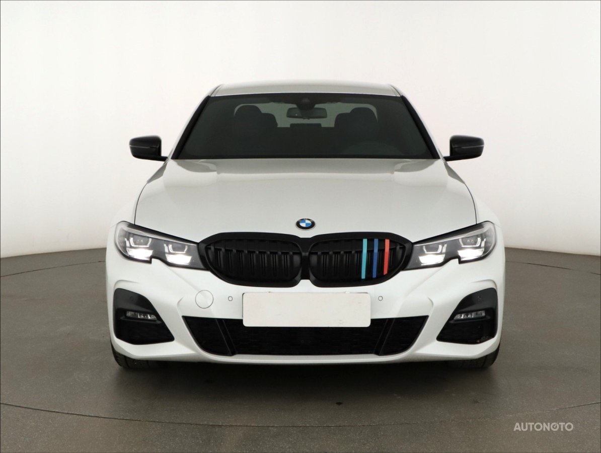 BMW Řada 3, 2022 - pohled č. 2