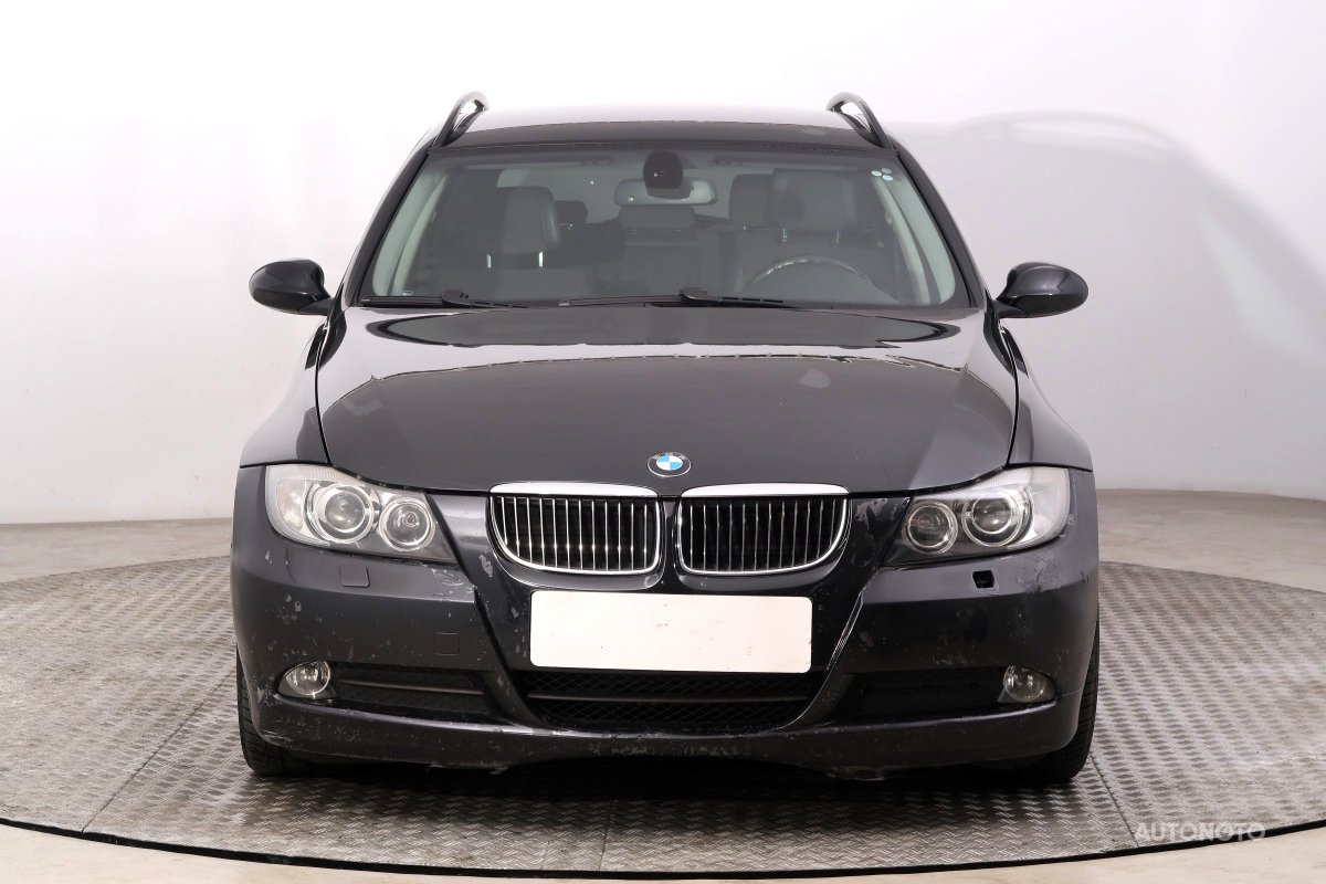 BMW Řada 3, 2008 - pohled č. 2