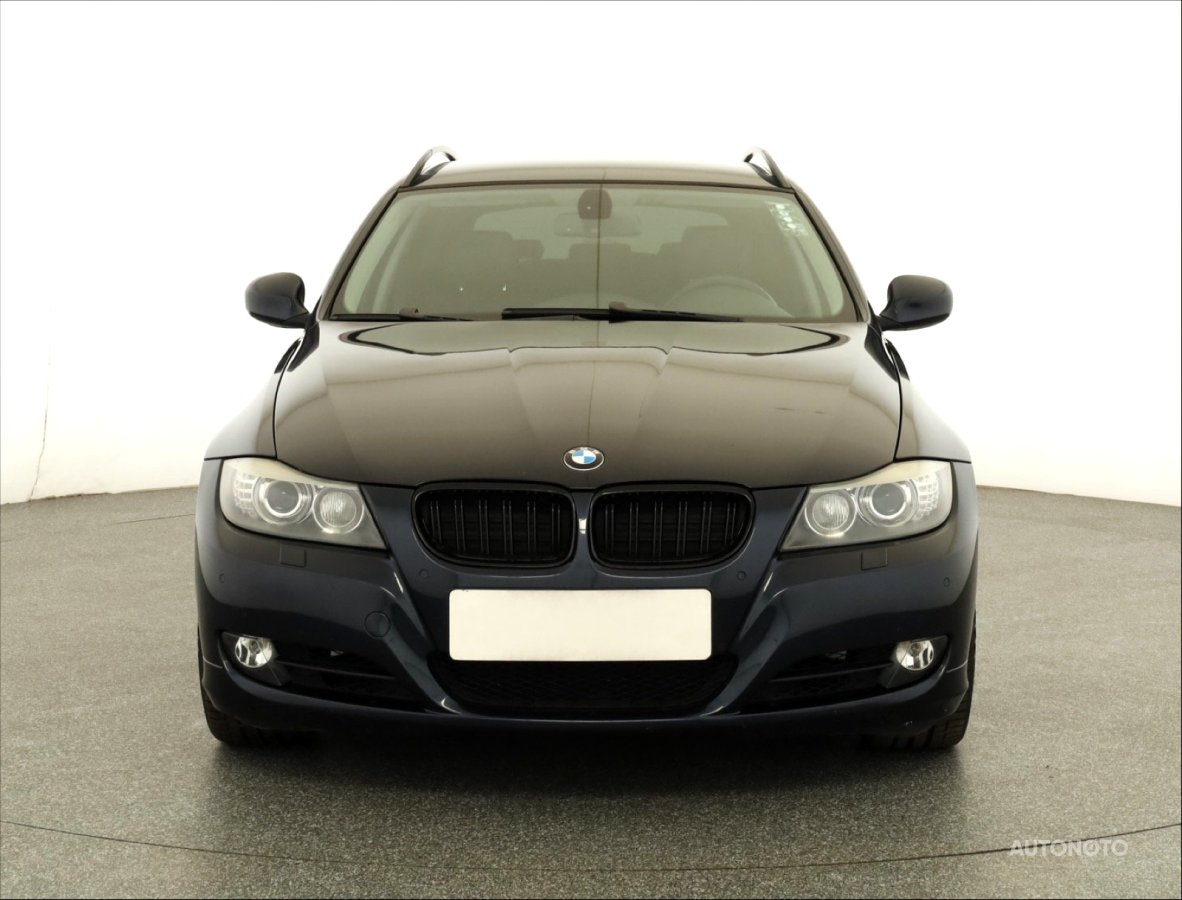 BMW Řada 3, 2008 - pohled č. 2