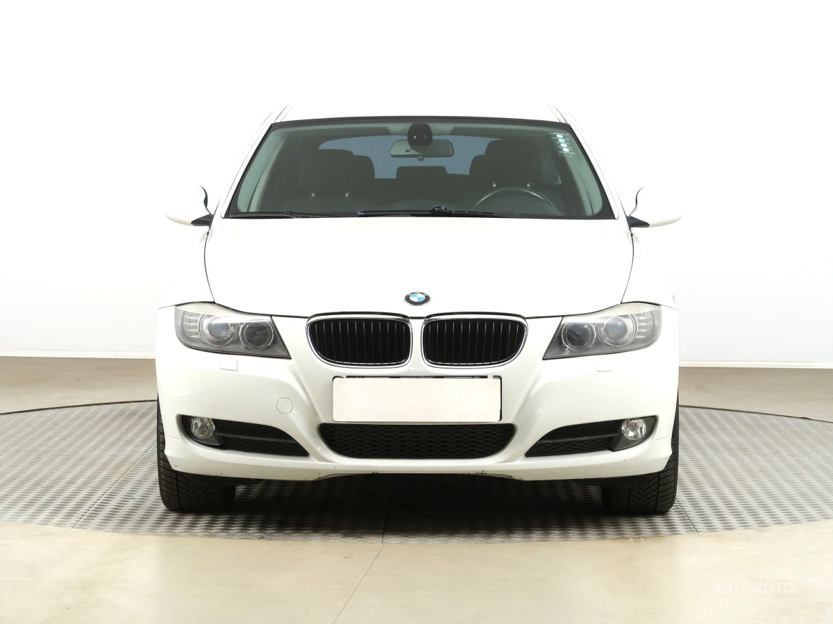 BMW Řada 3, 2009 - pohled č. 2