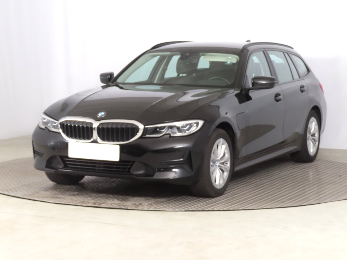 BMW Řada 3, 2021 - pohled č. 3