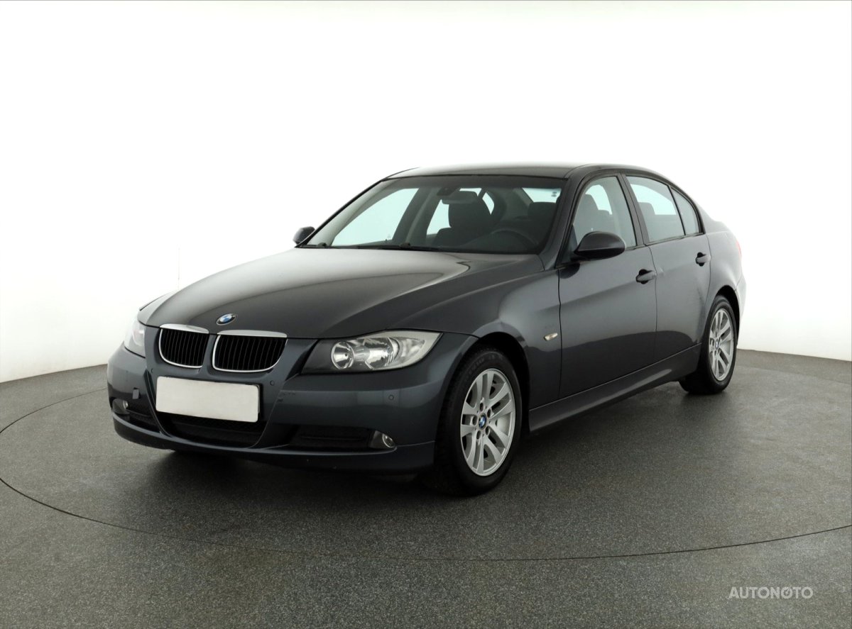 BMW Řada 3, 2006 - pohled č. 3