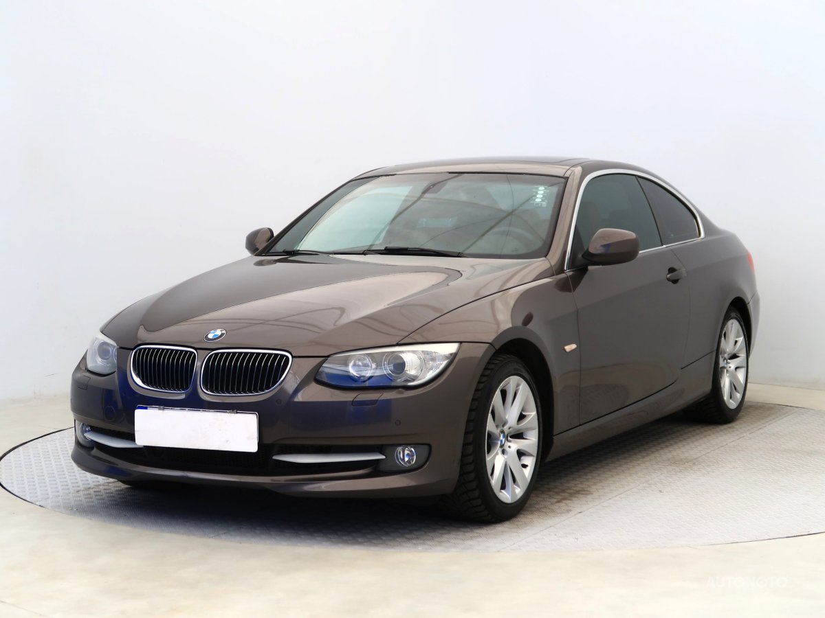 BMW Řada 3, 2011 - pohled č. 3