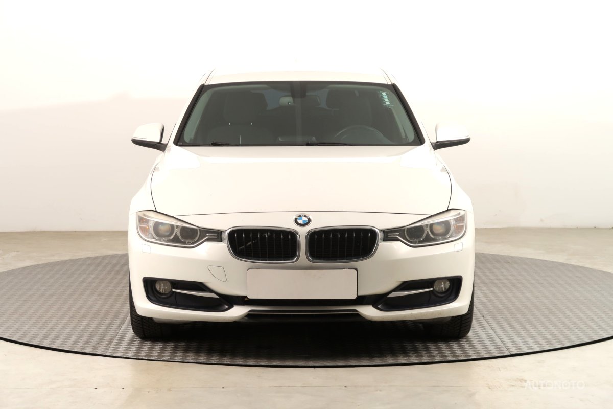 BMW Řada 3, 2013 - pohled č. 2