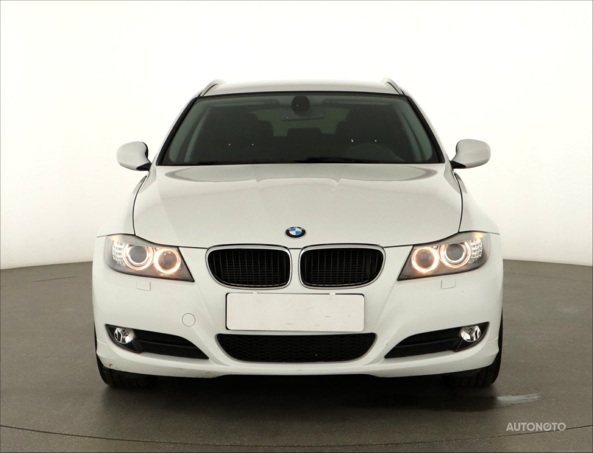 BMW Řada 3, 2012 - pohled č. 2