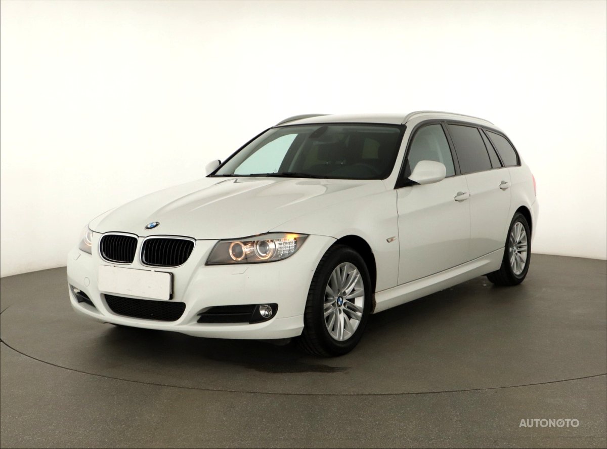 BMW Řada 3, 2012 - pohled č. 3