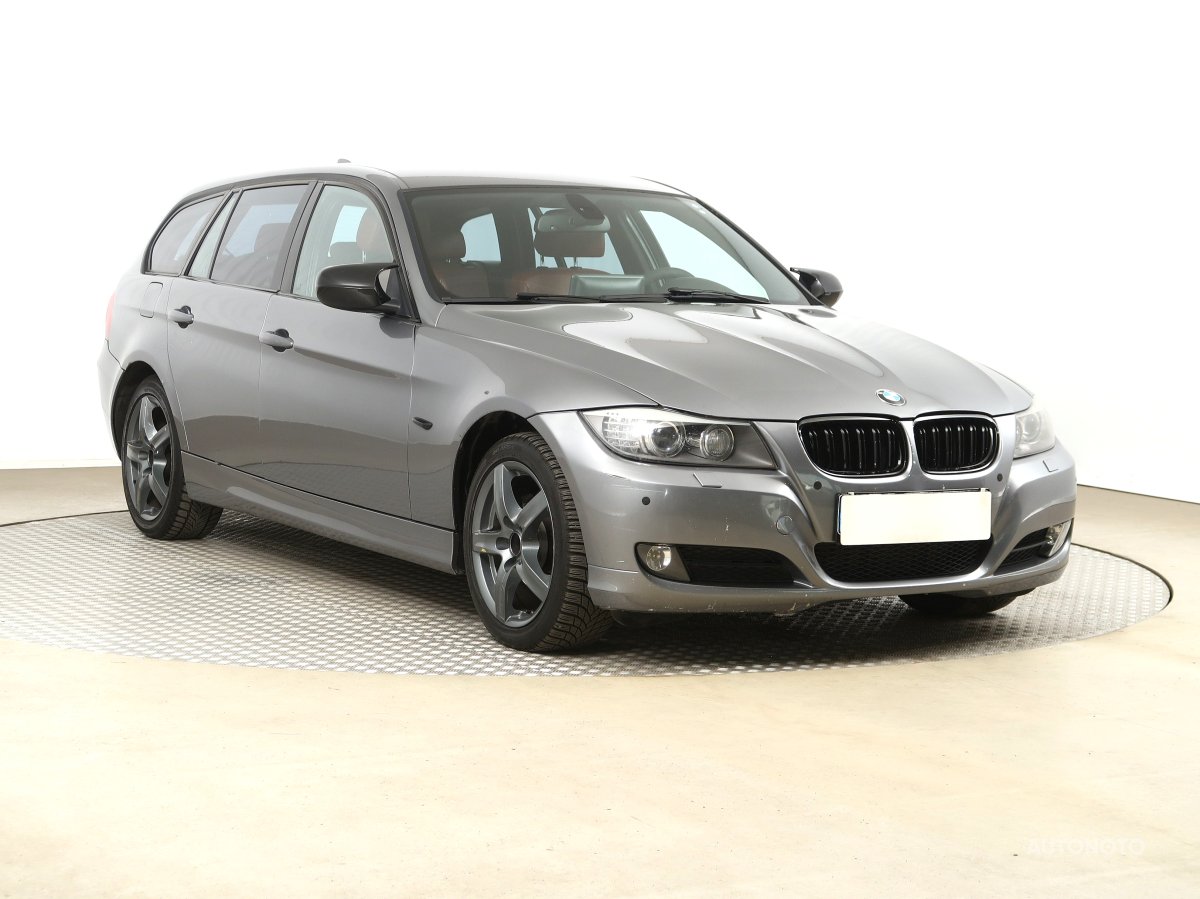 BMW Řada 3, 2011 - pohled č. 1