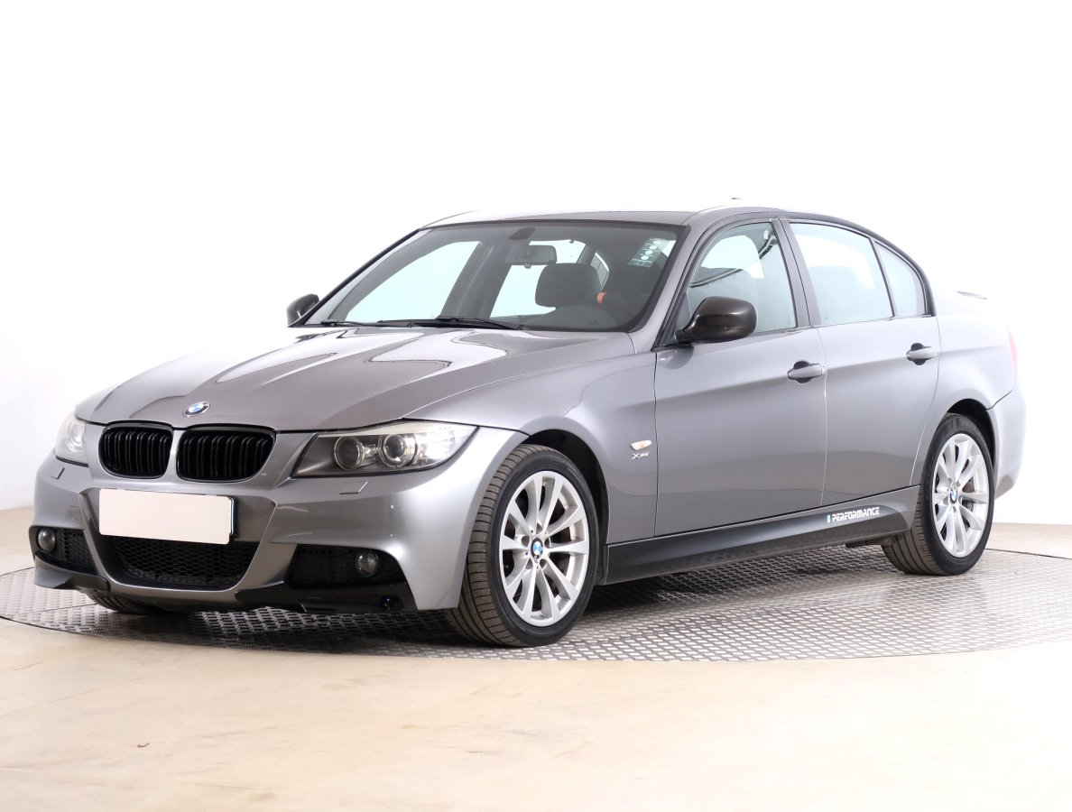 BMW Řada 3, 2011 - pohled č. 3