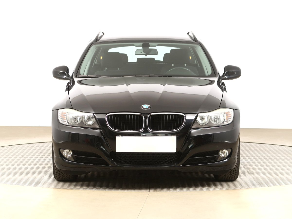 BMW Řada 3, 2009 - pohled č. 2