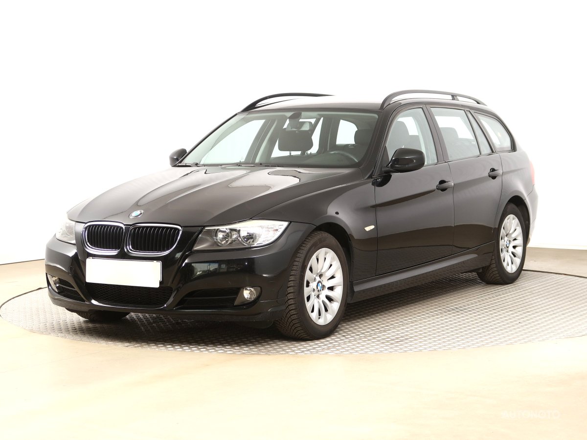 BMW Řada 3, 2009 - pohled č. 3