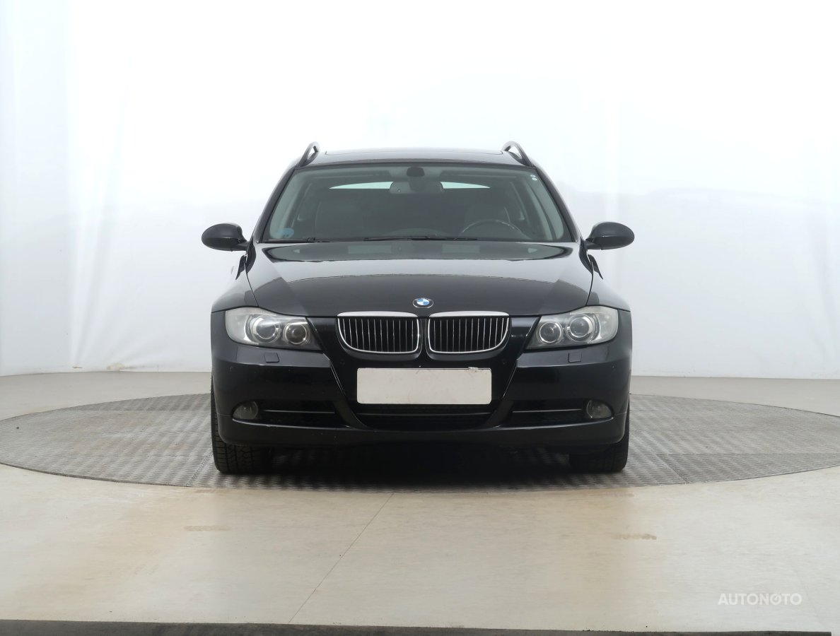 BMW Řada 3, 2006 - pohled č. 2