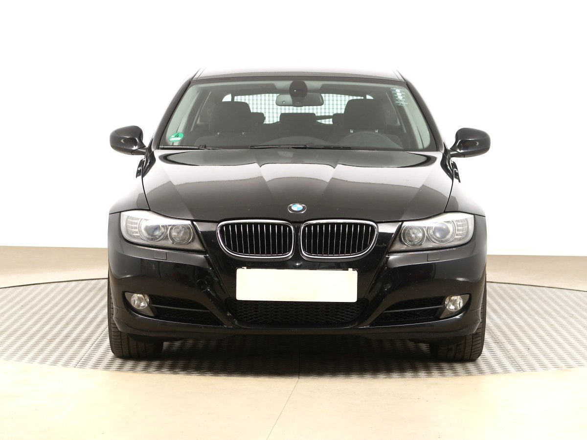 BMW Řada 3, 2009 - pohled č. 2