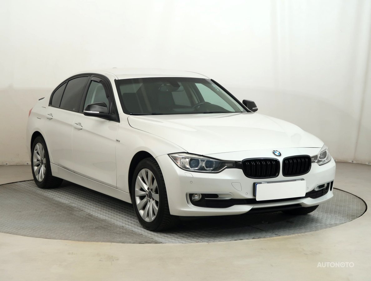 BMW Řada 3, 2012 - pohled č. 1