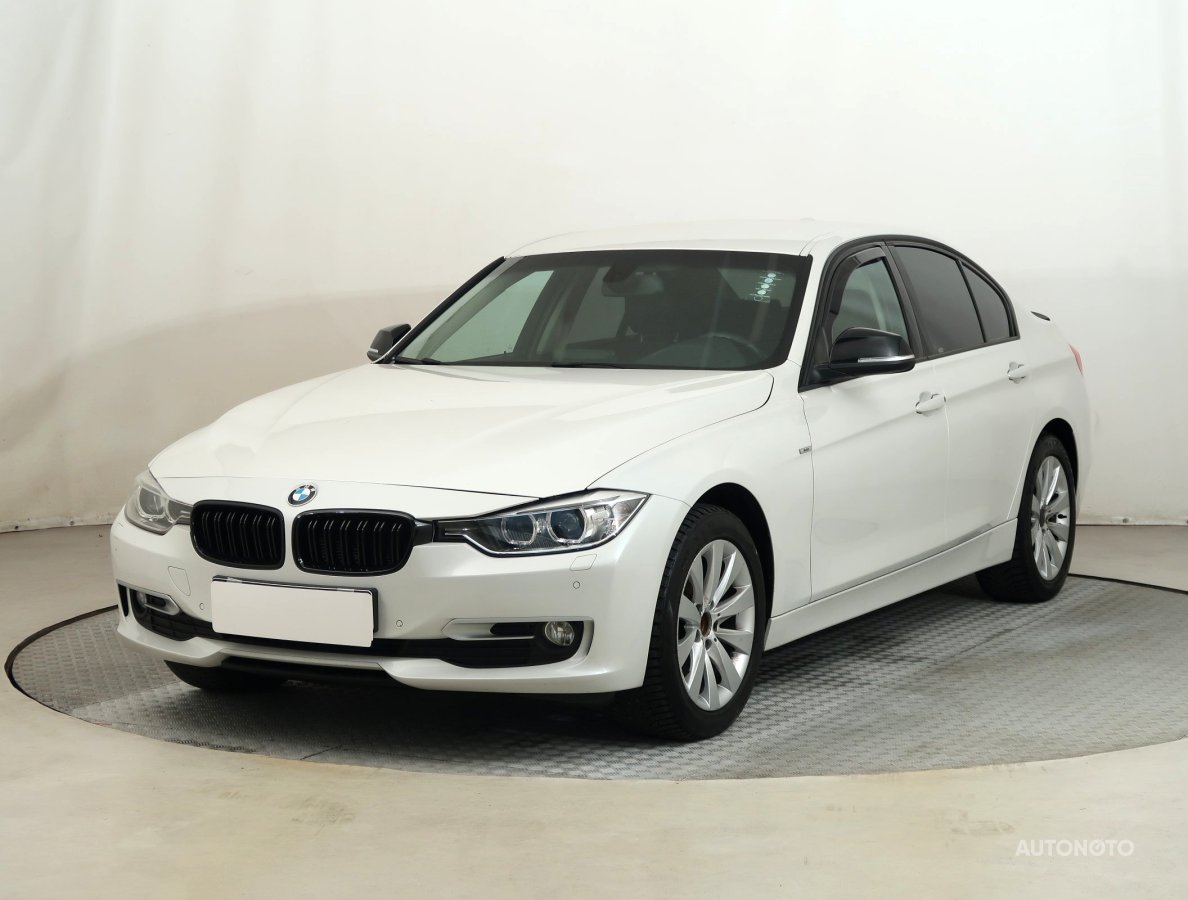 BMW Řada 3, 2012 - pohled č. 3