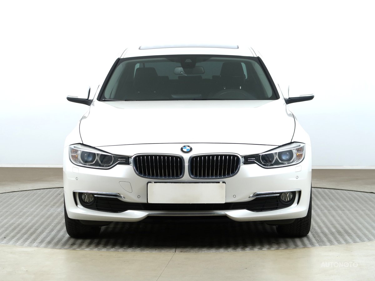 BMW Řada 3, 2012 - pohled č. 2