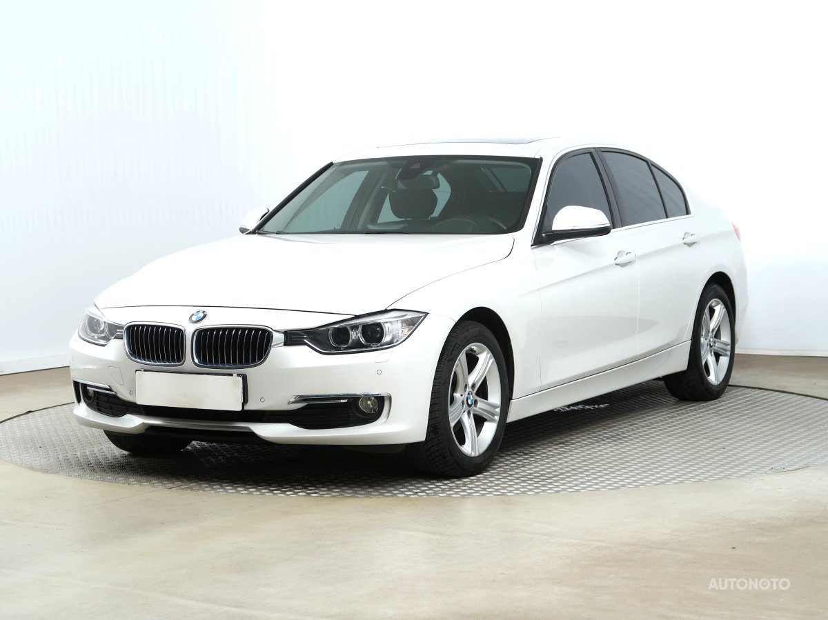 BMW Řada 3, 2012 - pohled č. 3