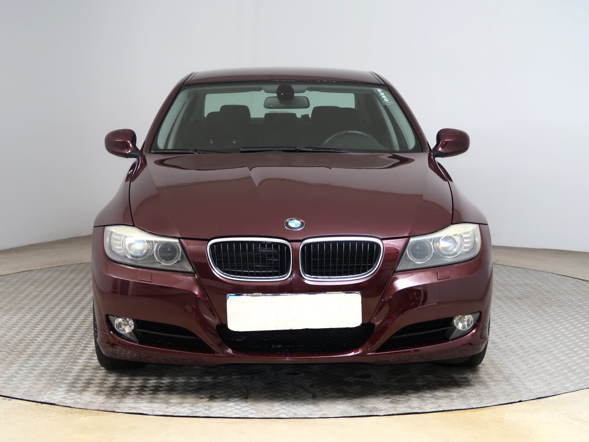 BMW Řada 3, 2008 - pohled č. 2