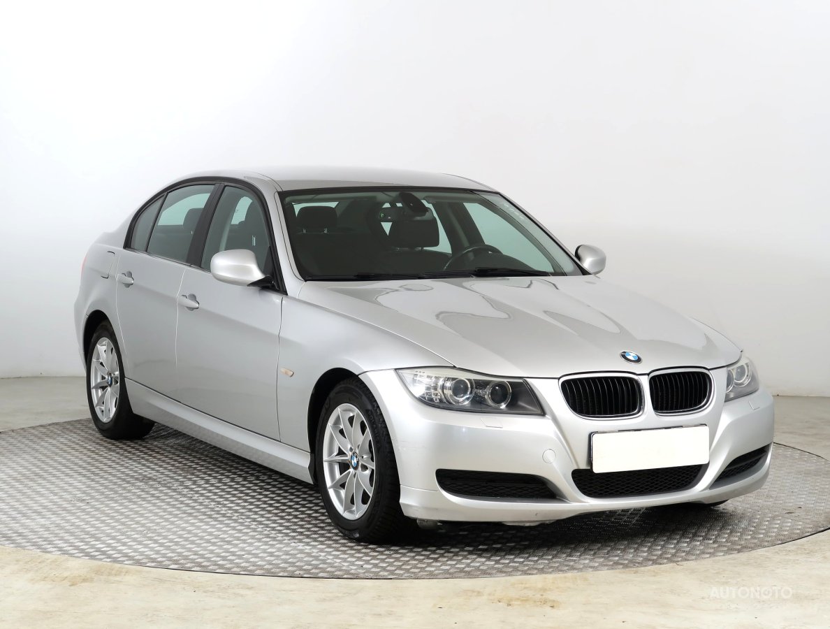 BMW Řada 3, 2010 - pohled č. 1