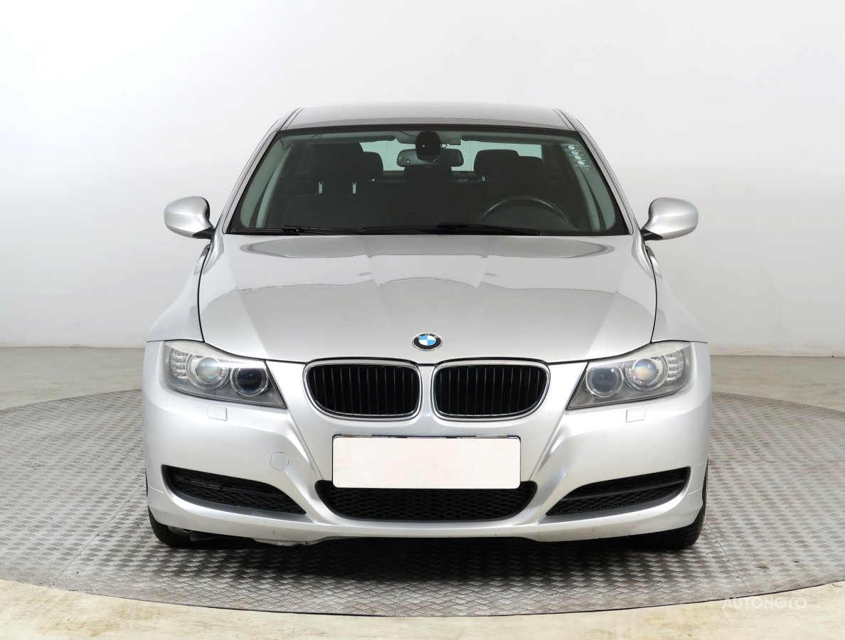 BMW Řada 3, 2010 - pohled č. 2