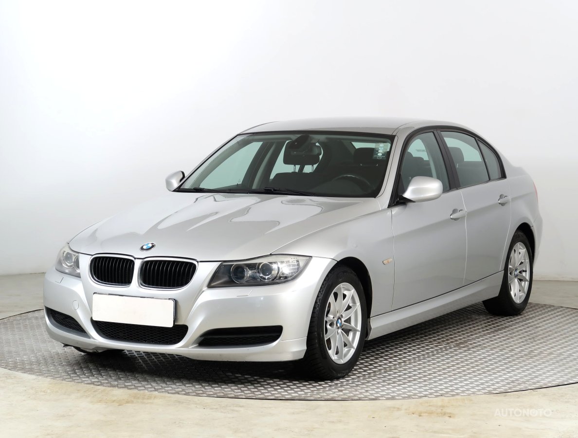 BMW Řada 3, 2010 - pohled č. 3