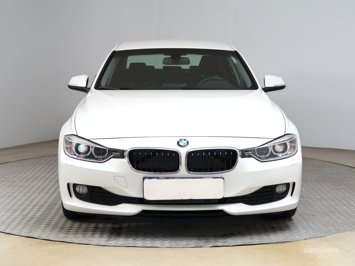 BMW Řada 3, 2013 - pohled č. 2