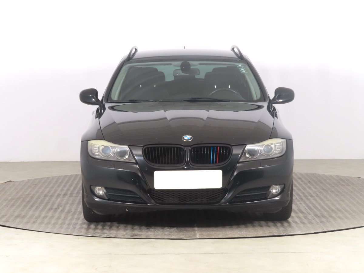 BMW Řada 3, 2010 - pohled č. 2